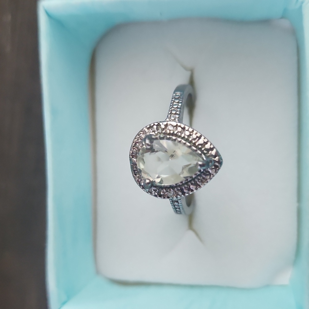 Elegant Silver Gemstone Ring